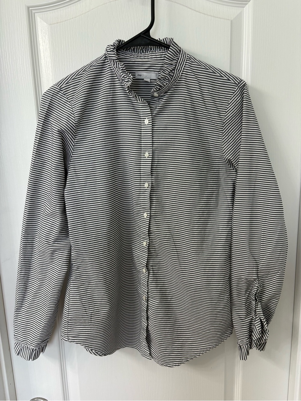 Gap Ruffle Collar & Cuffs Striped Buttoned Blouse Blue White Fitted Women's S
